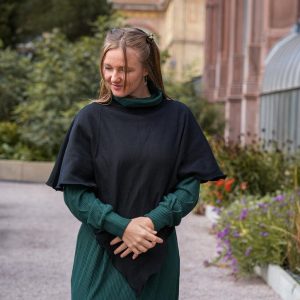 Nayala Poncho black – Bio-Baumwolle, elegant & vielseitig